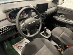 Nero metallizzato Usata 2023 Dacia Jogger Expression Monovolume | 21.550 € (Molto cara)