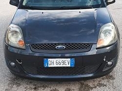 Grigio Usata 2008 Ford Fiesta Tre volumi | 1000 € (Ottimo prezzo)