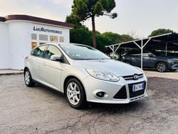 Grigio Usata 2014 Ford Focus Titanium Tre volumi | 5800 € (Buon prezzo)