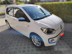 Bianco Usata 2013 VW up! Due volumi | 8000 € (Molto cara)