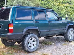 Usata 1999 Jeep Cherokee SUV | 8300 € (Molto cara)