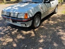 Usata 1991 Peugeot 205 Cabrio | 3500 €
