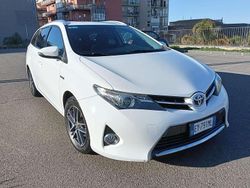 Bianco Usata 2015 Toyota Auris Hybrid Station wagon | 8500 €