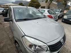 Usata 2011 Dacia Sandero Tre volumi | 3700 €