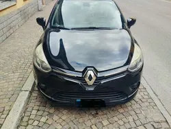 Nero Usata 2017 Renault Clio IV Authentique Tre volumi | 9500 € (Molto cara)