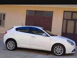 Bianco Usata 2016 Alfa Romeo Giulietta Due volumi | 9000 € (Buon prezzo)