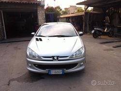 Argento Usata 2005 Peugeot 206 CC Quiksilver Cabrio | 4499 € (Cara)
