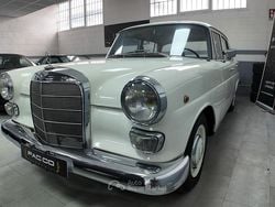 Bianco Usata 1967 Mercedes 200 Tre volumi | 28.500 €