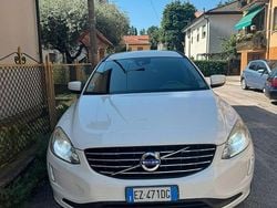 Usata 2015 Volvo XC60 R-Design Kinetic SUV | 11.500 € (Super prezzo)