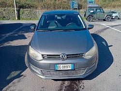 Grigio Usata 2011 VW Polo Comfortline Tre volumi | 3700 € (Buon prezzo)