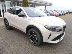 Beige Nuova 2025 Alfa Romeo Junior Edizione Speciale SUV | 26.500 € (Ottimo prezzo)