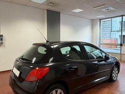 Nero Usata 2007 Peugeot 207 Tre volumi | 2200 € (Buon prezzo)