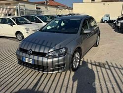 Grigio Usata 2015 VW Golf VII Comfortline Tre volumi | 8900 € (Super prezzo)