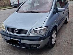 Grigio Usata 2000 Opel Zafira Monovolume | 900 €