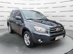Grigio Usata 2006 Toyota RAV4 Luxury SUV | 7600 € (Molto cara)