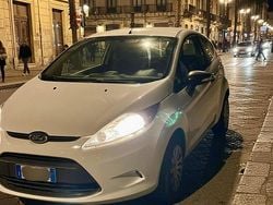Bianco Usata 2011 Ford Fiesta Tre volumi | 3500 € (Ottimo prezzo)