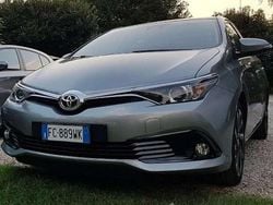 Grigio Usata 2016 Toyota Auris Active Tre volumi | 8300 € (Ottimo prezzo)