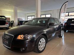 Grigio Usata 2007 Audi A3 Attraction Tre volumi | 4990 € (Buon prezzo)