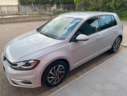 Grigio Usata 2017 VW Golf VII Edition Tre volumi | 13.250 € (Molto cara)