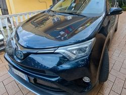 Blu Usata 2017 Toyota RAV4 Hybrid SUV | 17.000 €