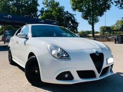 Bianco Usata 2011 Alfa Romeo Giulietta Tre volumi | 7400 € (Buon prezzo)