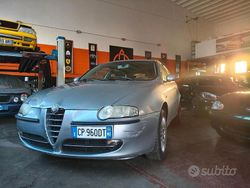 Grigio Usata 2004 Alfa Romeo 147 Progression Due volumi | 1200 € (Super prezzo)