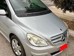 Grigio Usata 2010 Mercedes 180 Executive Tre volumi | 4300 €