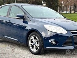 Blu Usata 2013 Ford Focus Tre volumi | 6900 € (Buon prezzo)