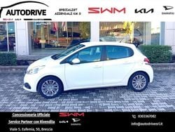 Bianco Usata 2017 Peugeot 208 Active Due volumi | 8800 € (Buon prezzo)