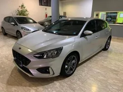Grigio Usata 2020 Ford Focus ST Tre volumi | 13.200 € (Ottimo prezzo)