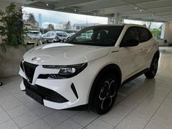 Bianco metallizzato Nuova 2025 Alfa Romeo Junior Edizione Speciale SUV | 27.400 € (Ottimo prezzo)