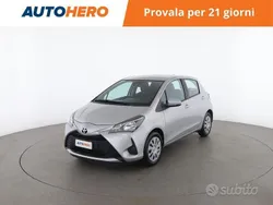 Argento Usata 2017 Toyota Yaris Cool Tre volumi | 9999 € (Buon prezzo)