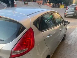 Usata 2010 Ford Fiesta Due volumi | 3350 € (Super prezzo)