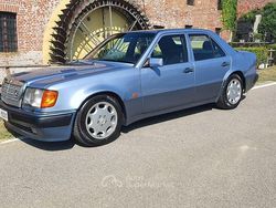 Blu/azzurro Usata 1992 Mercedes E500 Tre volumi | 43.000 €