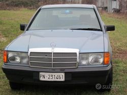 Blu Usata 1986 Mercedes 190 Tre volumi | 5500 €