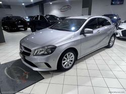 Argento Usata 2016 Mercedes A180 Business Tre volumi | 11.900 € (Molto cara)