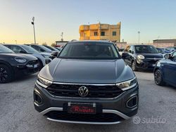 Grigio Usata 2022 VW T-Roc Style SUV | 21.490 € (Buon prezzo)
