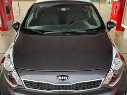 Grigio Usata 2015 Kia Rio Tre volumi | 7900 € (Ottimo prezzo)