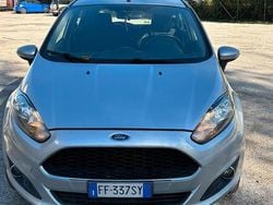 Grigio Usata 2016 Ford Fiesta Tre volumi | 4900 € (Buon prezzo)