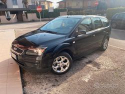 Nero Usata 2007 Ford Focus Station wagon | 950 € (Buon prezzo)
