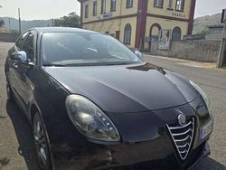 Nero Usata 2014 Alfa Romeo Giulietta Due volumi | 7490 € (Buon prezzo)