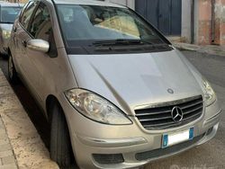 Grigio Usata 2006 Mercedes A180 Tre volumi | 2500 €