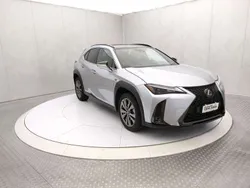 Grigio Usata 2023 Lexus UX 250h Sport Line SUV | 29.800 € (Buon prezzo)