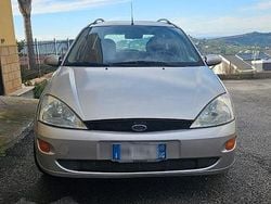 Grigio Usata 2001 Ford Focus Ambiente Station wagon | 2000 € (Cara)