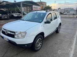 Bianco Usata 2012 Dacia Duster Lauréate Station wagon | 6990 € (Buon prezzo)