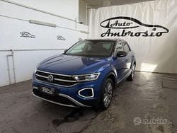 Blu/azzurro Usata 2022 VW T-Roc Style SUV | 25.490 € (Buon prezzo)