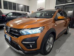 Arancione Usata 2021 Dacia Sandero Comfort Tre volumi | 10.500 € (Buon prezzo)