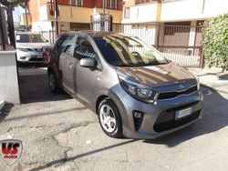 Grigio Usata 2017 Kia Picanto Due volumi | 7999 € (Buon prezzo)