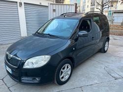 Nero Usata 2008 Skoda Roomster Sport Monovolume | 2990 € (Buon prezzo)