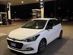 Bianco Usata 2018 Hyundai i20 GO! Due volumi | 9000 € (Cara)